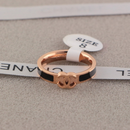 香奈儿双C字母窄版戒指 钛钢字母戒指情侣指环批发