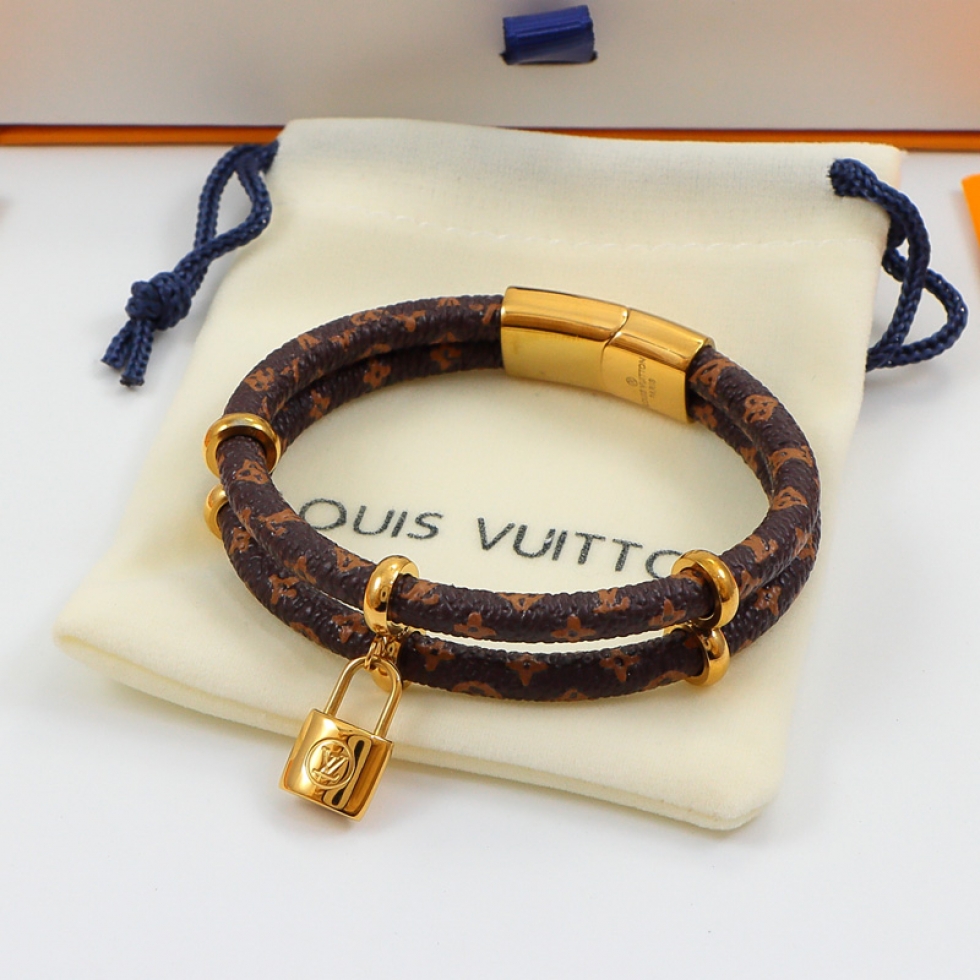 LV锁头吊坠皮手环 欧美时尚皮带钛钢手镯情侣饰品批发
