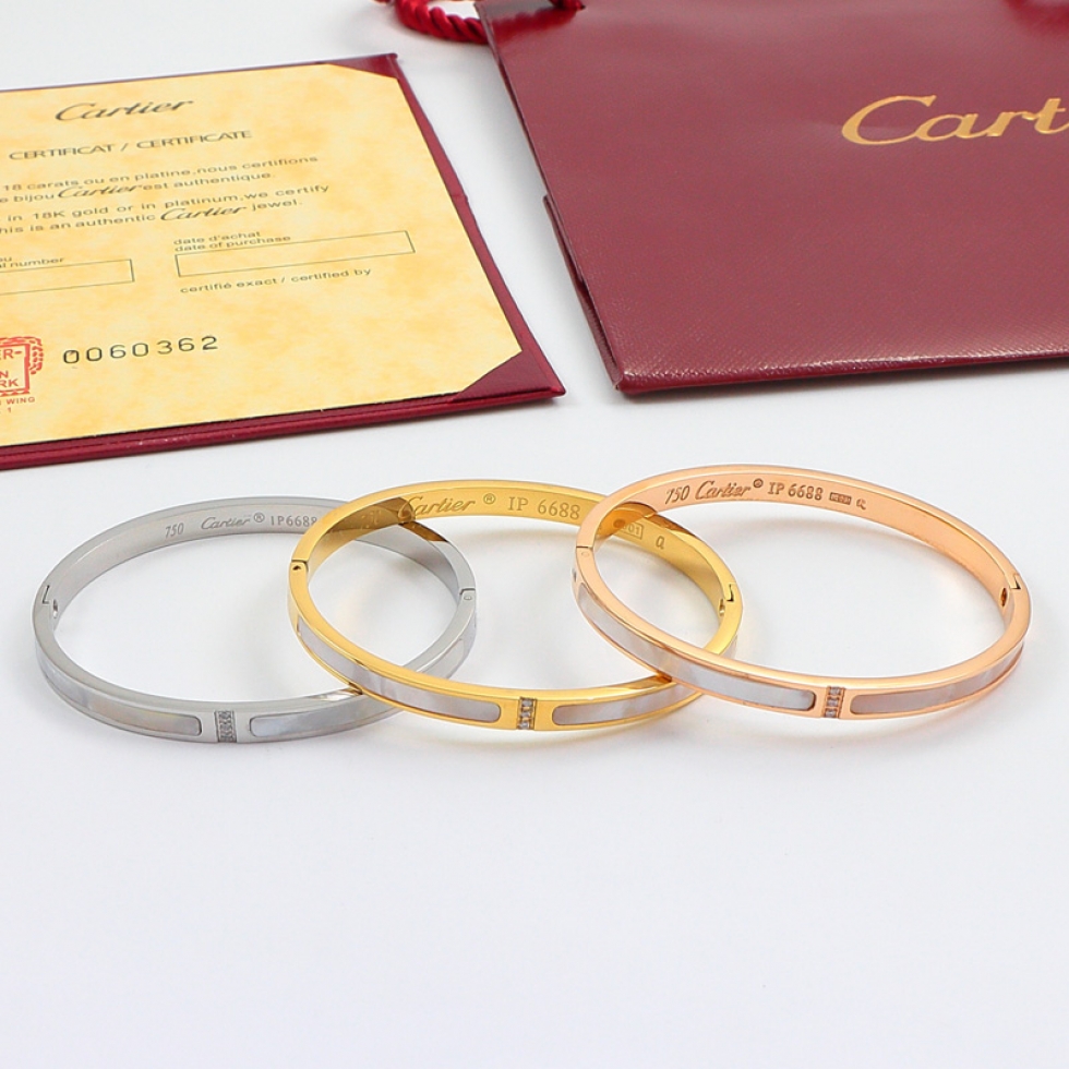 卡地亚天然贝壳手镯 钛钢电镀贝母三钻母贝手环