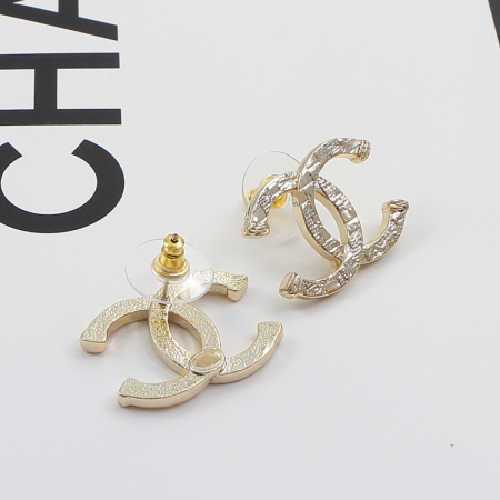 香奈儿立体双C压印耳钉 镀18K钛钢彩金情侣饰品耳环批发